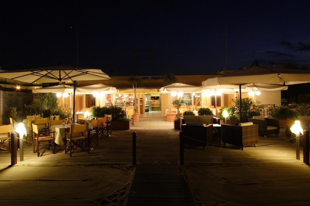 Hotel Globus Cesenatico Extérieur photo